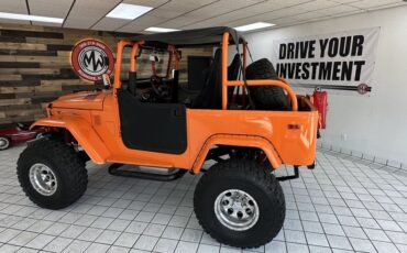 Toyota-Fj40-1973-Orange-Crush-Black