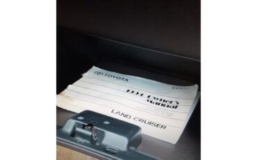 Toyota-Land-cruiser-1994-Light-beige-metallic-Beige-13