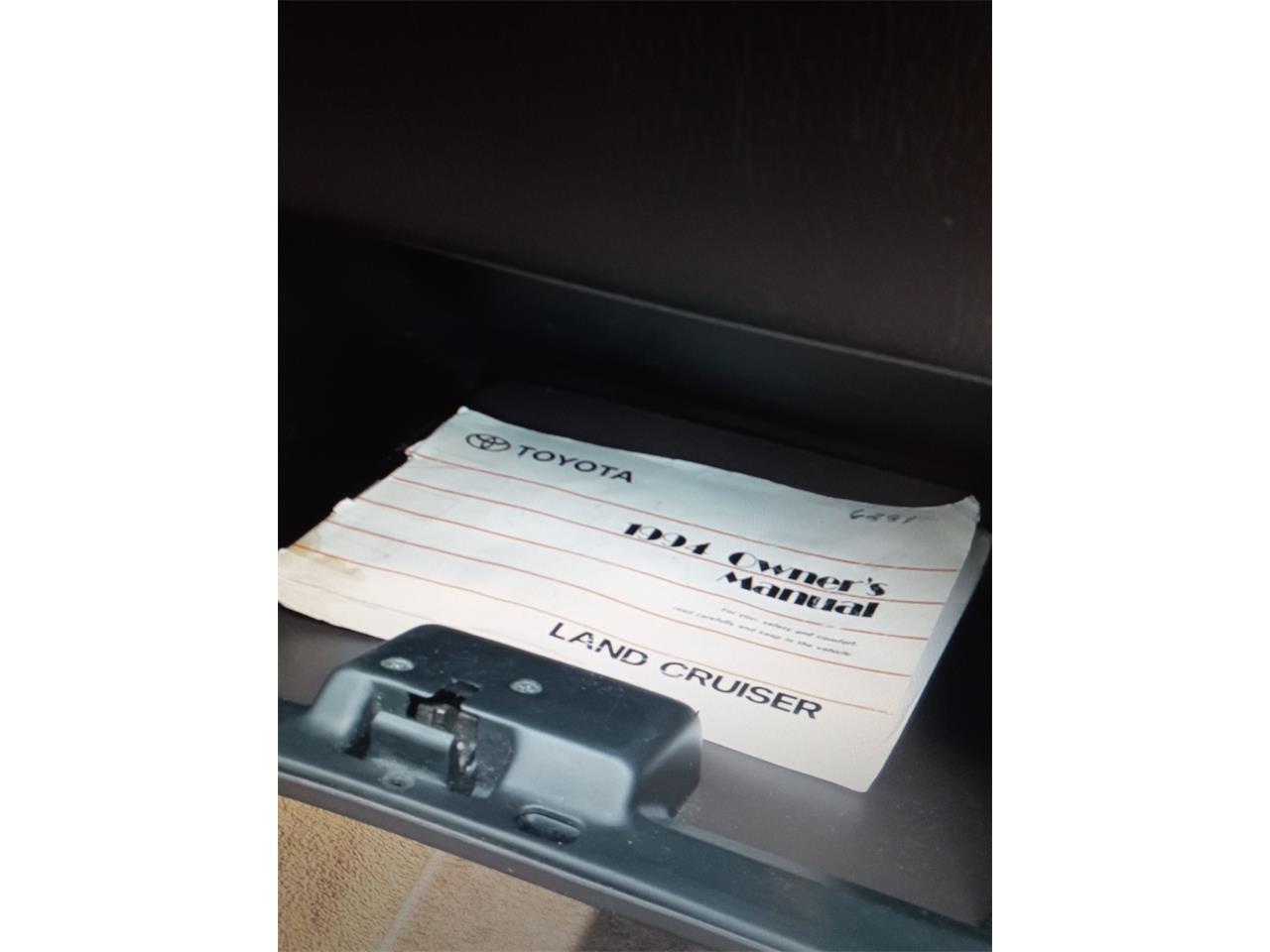 Toyota-Land-cruiser-1994-Light-beige-metallic-Beige-13