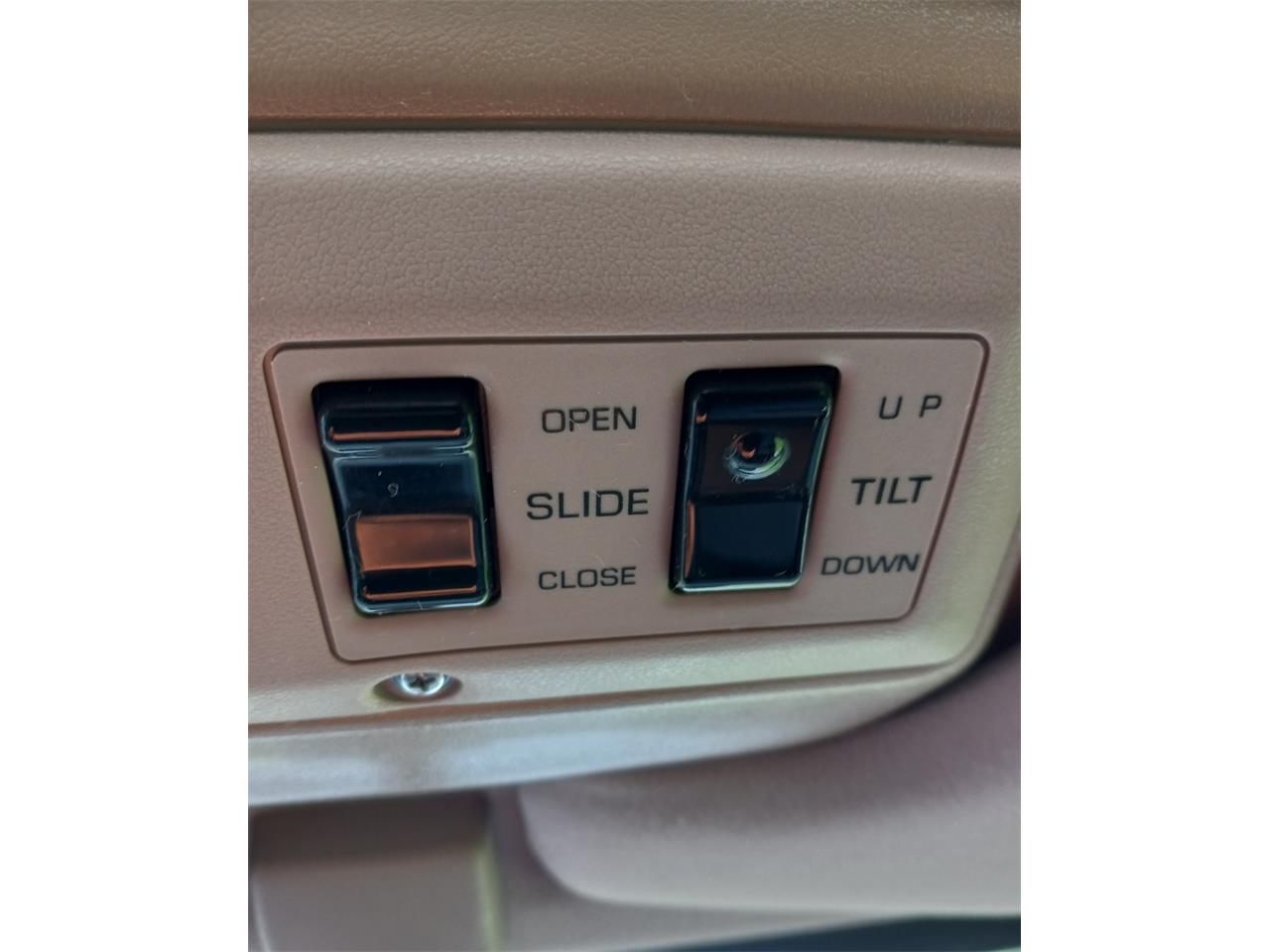 Toyota-Land-cruiser-1994-Light-beige-metallic-Beige-15