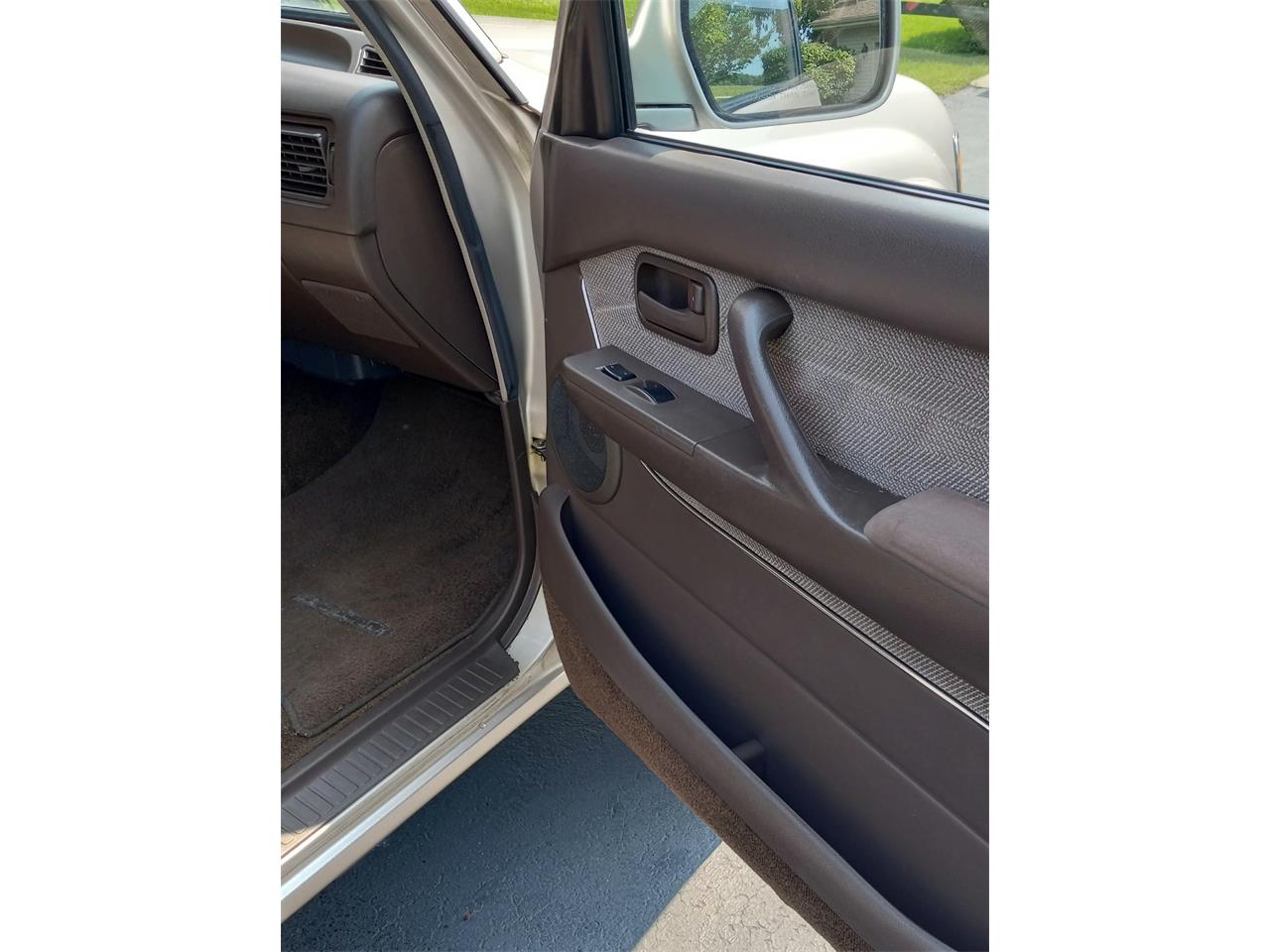 Toyota-Land-cruiser-1994-Light-beige-metallic-Beige-16