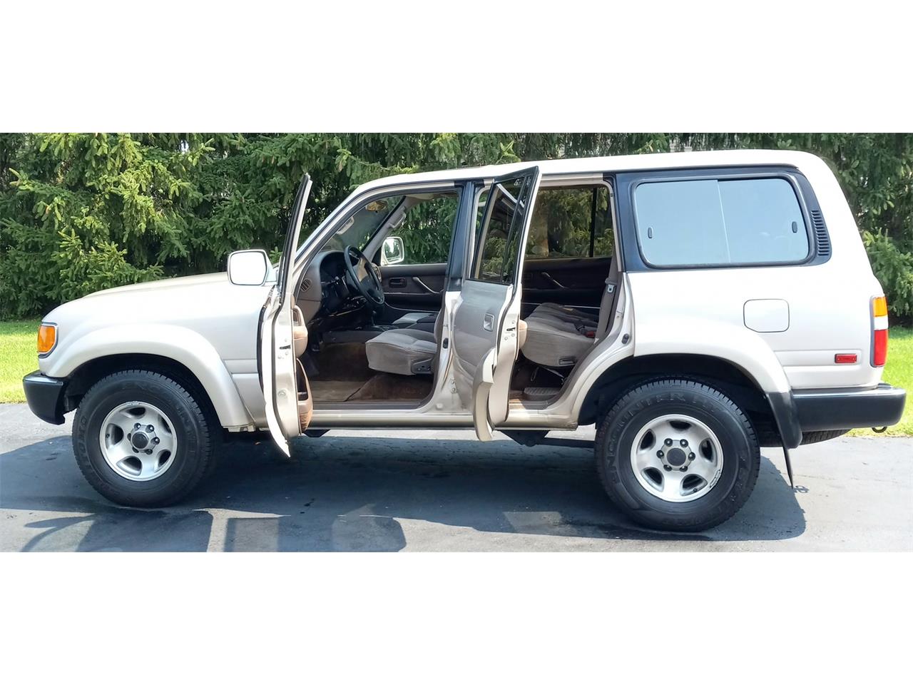 Toyota-Land-cruiser-1994-Light-beige-metallic-Beige-26