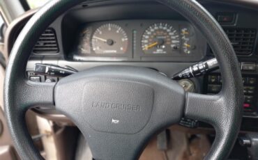 Toyota-Land-cruiser-1994-Light-beige-metallic-Beige-5