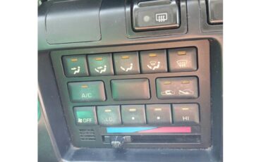 Toyota-Land-cruiser-1994-Light-beige-metallic-Beige-7