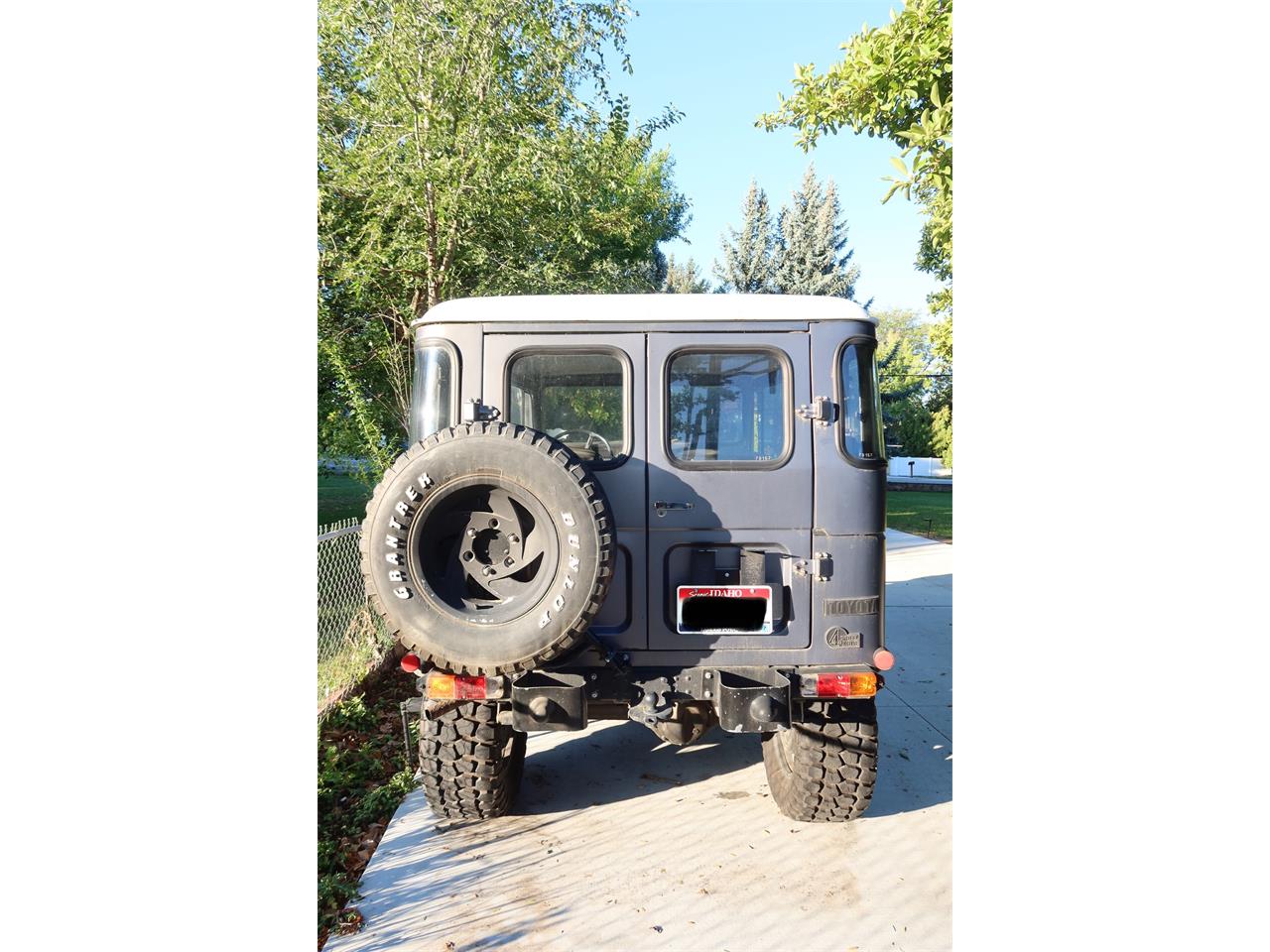 Toyota-Land-cruiser-bj40-1978-Smoke-Gray-Black-3