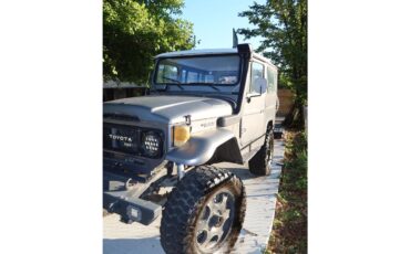 Toyota-Land-cruiser-bj40-1978-Smoke-Gray-Black-4
