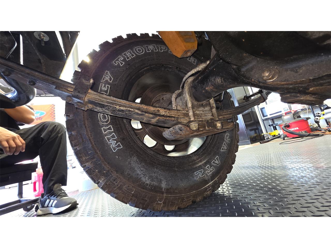 Toyota-Land-cruiser-fj40-1967-Yellow-Black-19