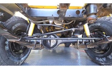 Toyota-Land-cruiser-fj40-1967-Yellow-Black-24