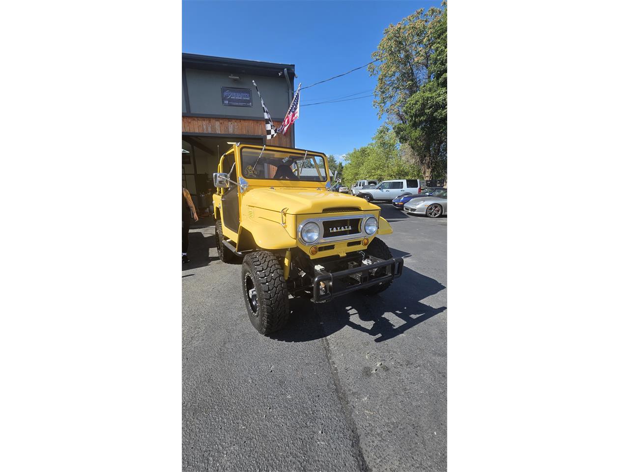 Toyota-Land-cruiser-fj40-1967-Yellow-Black-32
