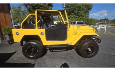 Toyota-Land-cruiser-fj40-1967-Yellow-Black-35