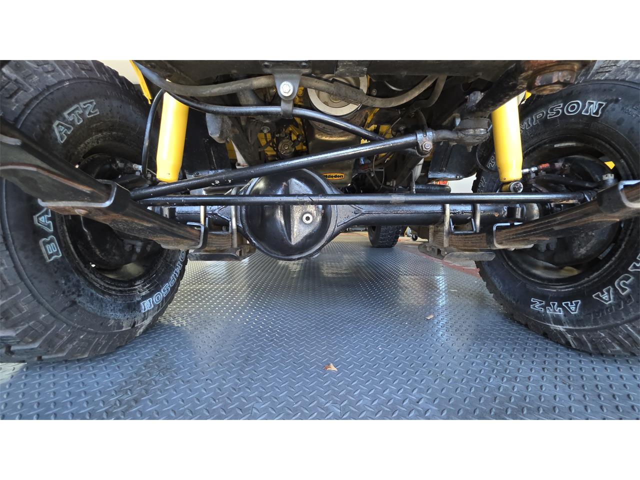 Toyota-Land-cruiser-fj40-1967-Yellow-Black-38