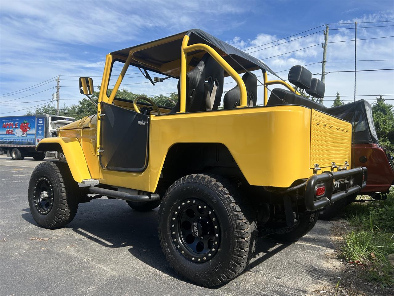 Toyota-Land-cruiser-fj40-1967-Yellow-Black-43