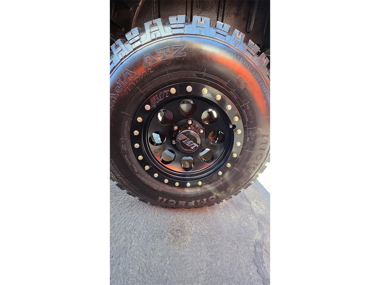 Toyota-Land-cruiser-fj40-1967-Yellow-Black-48