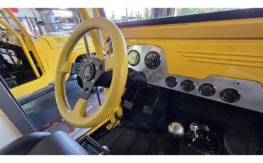 Toyota-Land-cruiser-fj40-1967-Yellow-Black-78