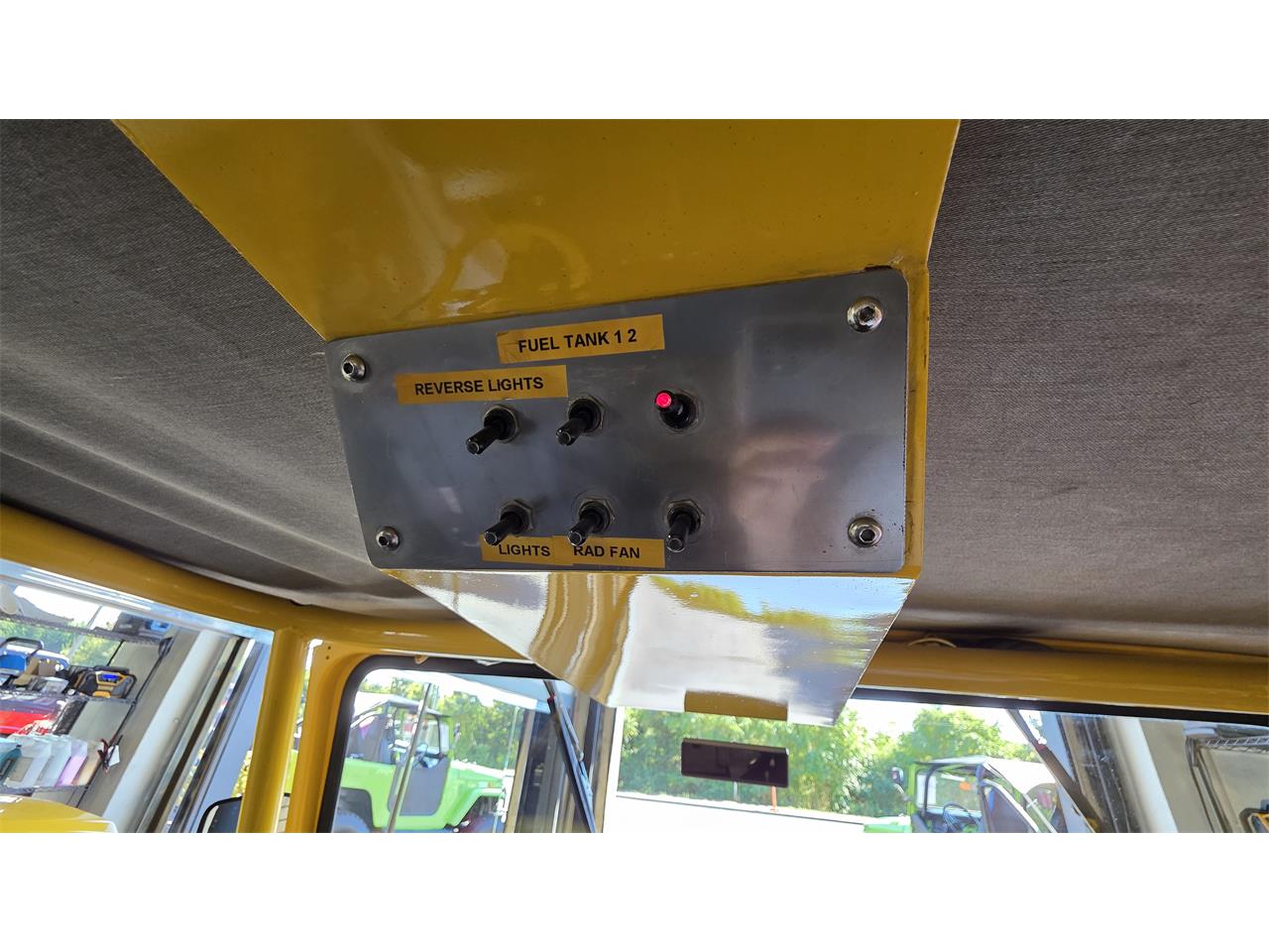 Toyota-Land-cruiser-fj40-1967-Yellow-Black-82