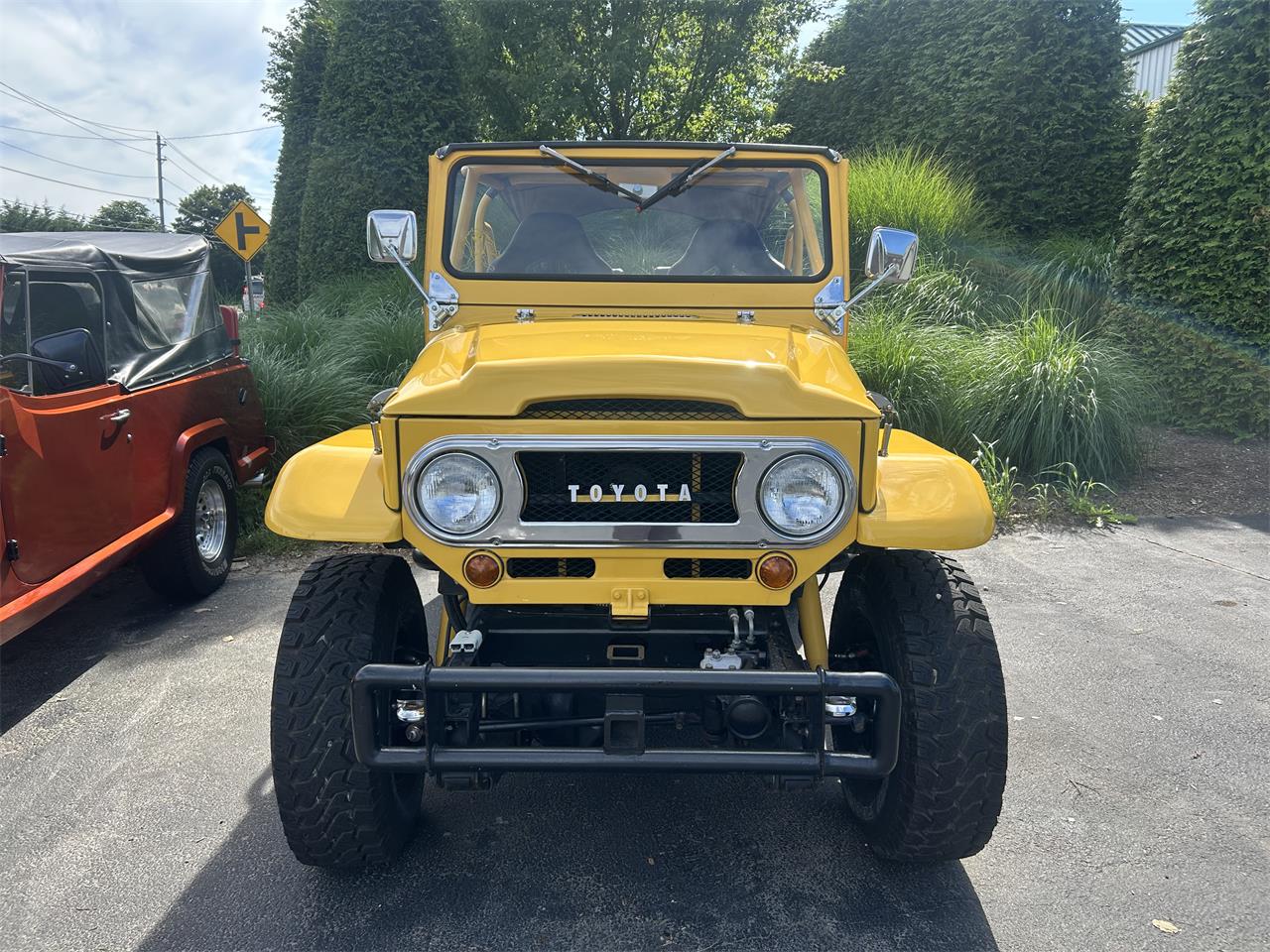 Toyota-Land-cruiser-fj40-1967-Yellow-Black-91