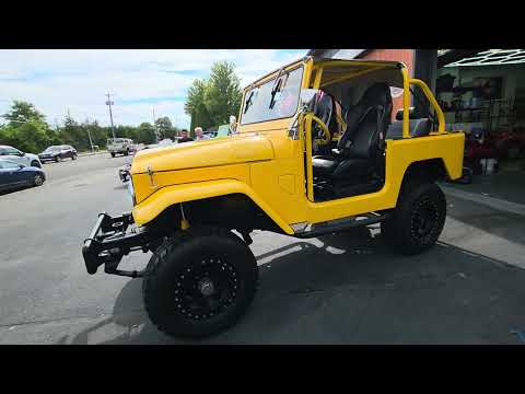 Toyota-Land-cruiser-fj40-1967-Yellow-Black