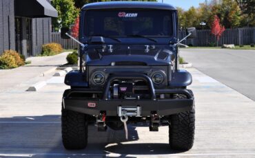 Toyota-Land-cruiser-fj40-1978-Grey-Black-11