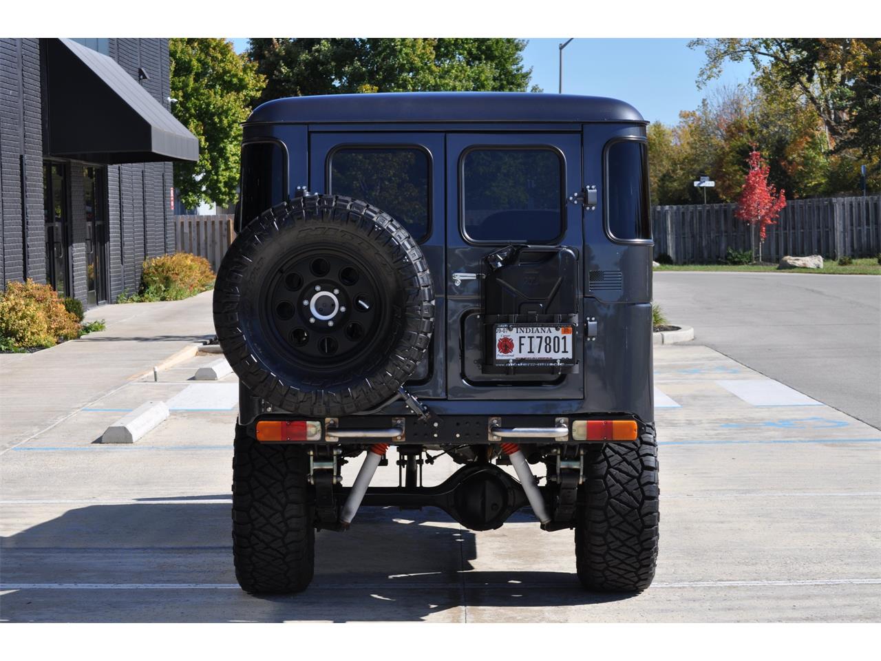 Toyota-Land-cruiser-fj40-1978-Grey-Black-12