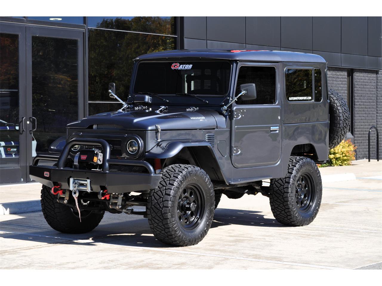 Toyota-Land-cruiser-fj40-1978-Grey-Black-2
