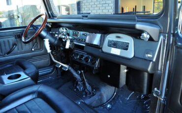 Toyota-Land-cruiser-fj40-1978-Grey-Black-33