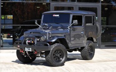 Toyota-Land-cruiser-fj40-1978-Grey-Black