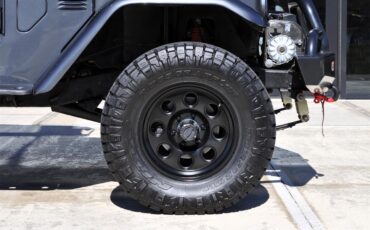 Toyota-Land-cruiser-fj40-1978-Grey-Black-41