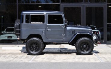 Toyota-Land-cruiser-fj40-1978-Grey-Black-47