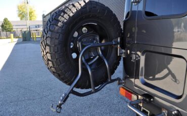 Toyota-Land-cruiser-fj40-1978-Grey-Black-7