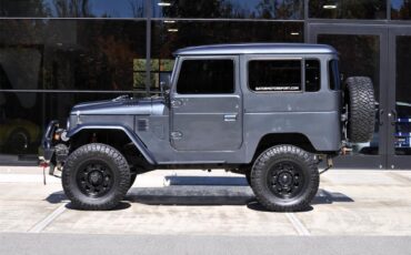 Toyota-Land-cruiser-fj40-1978-Grey-Black-9