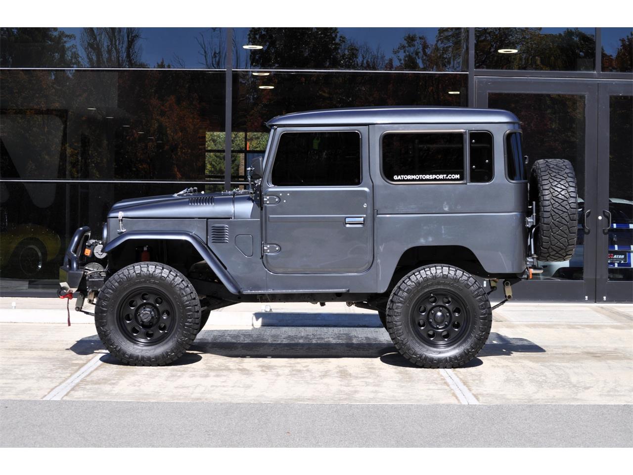 Toyota-Land-cruiser-fj40-1978-Grey-Black-9