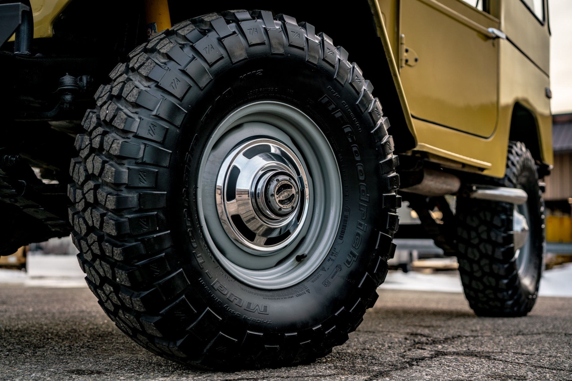 Toyota-Other-1974-BeigeTan-Black-2