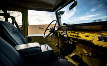 Toyota-Other-1974-BeigeTan-Black-25