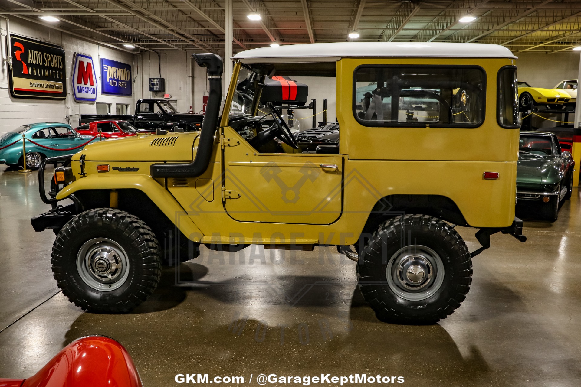 Toyota-Other-1974-BeigeTan-Black-33