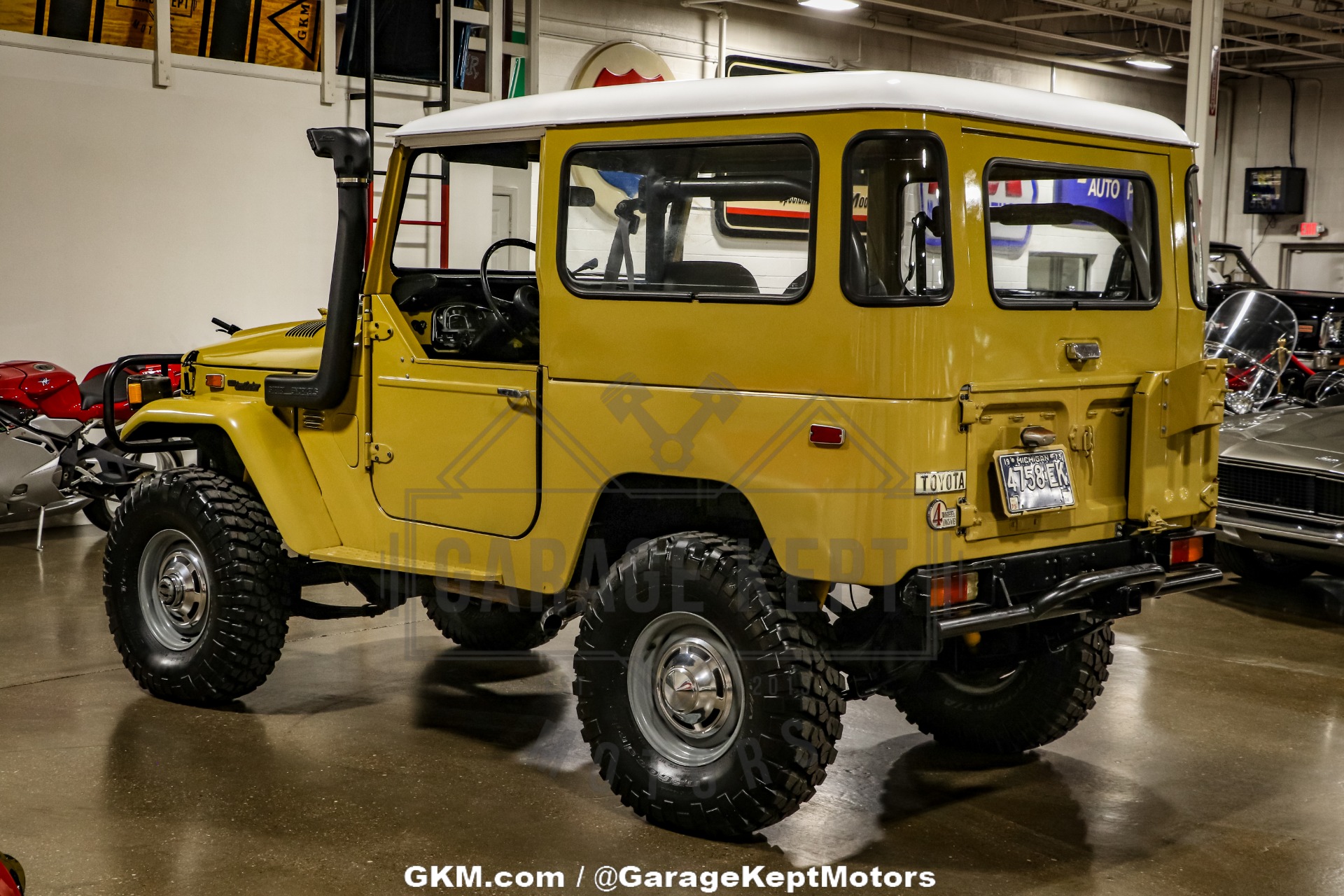 Toyota-Other-1974-BeigeTan-Black-34