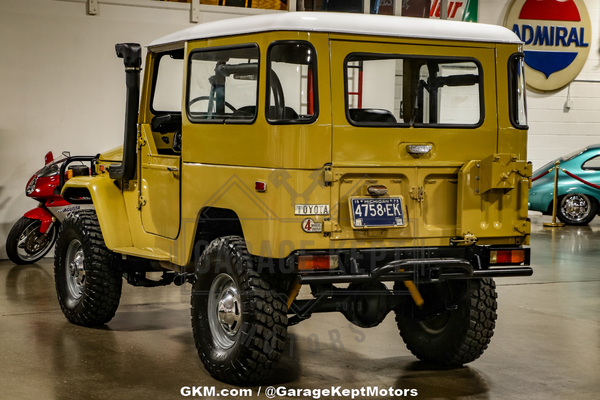 Toyota-Other-1974-BeigeTan-Black-35