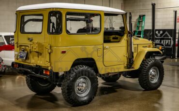 Toyota-Other-1974-BeigeTan-Black-37