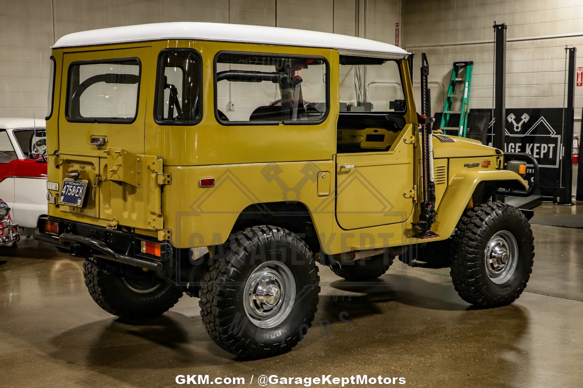 Toyota-Other-1974-BeigeTan-Black-37