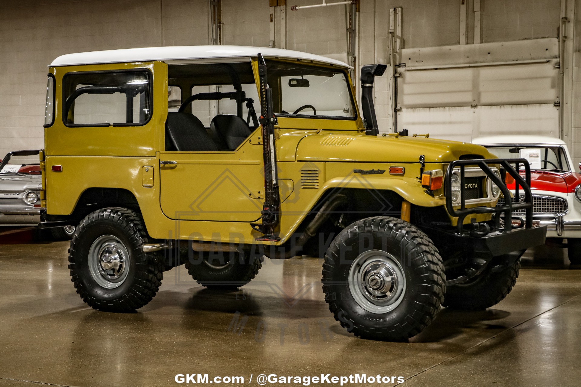 Toyota-Other-1974-BeigeTan-Black-39