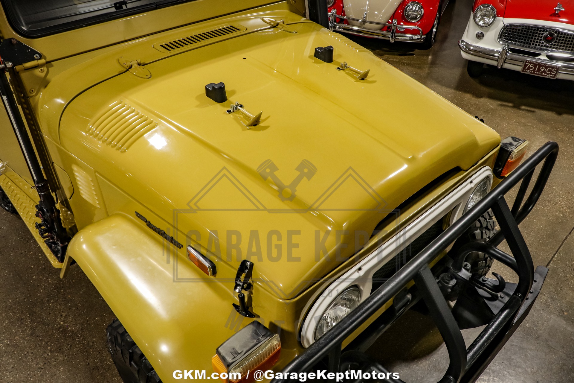 Toyota-Other-1974-BeigeTan-Black-42