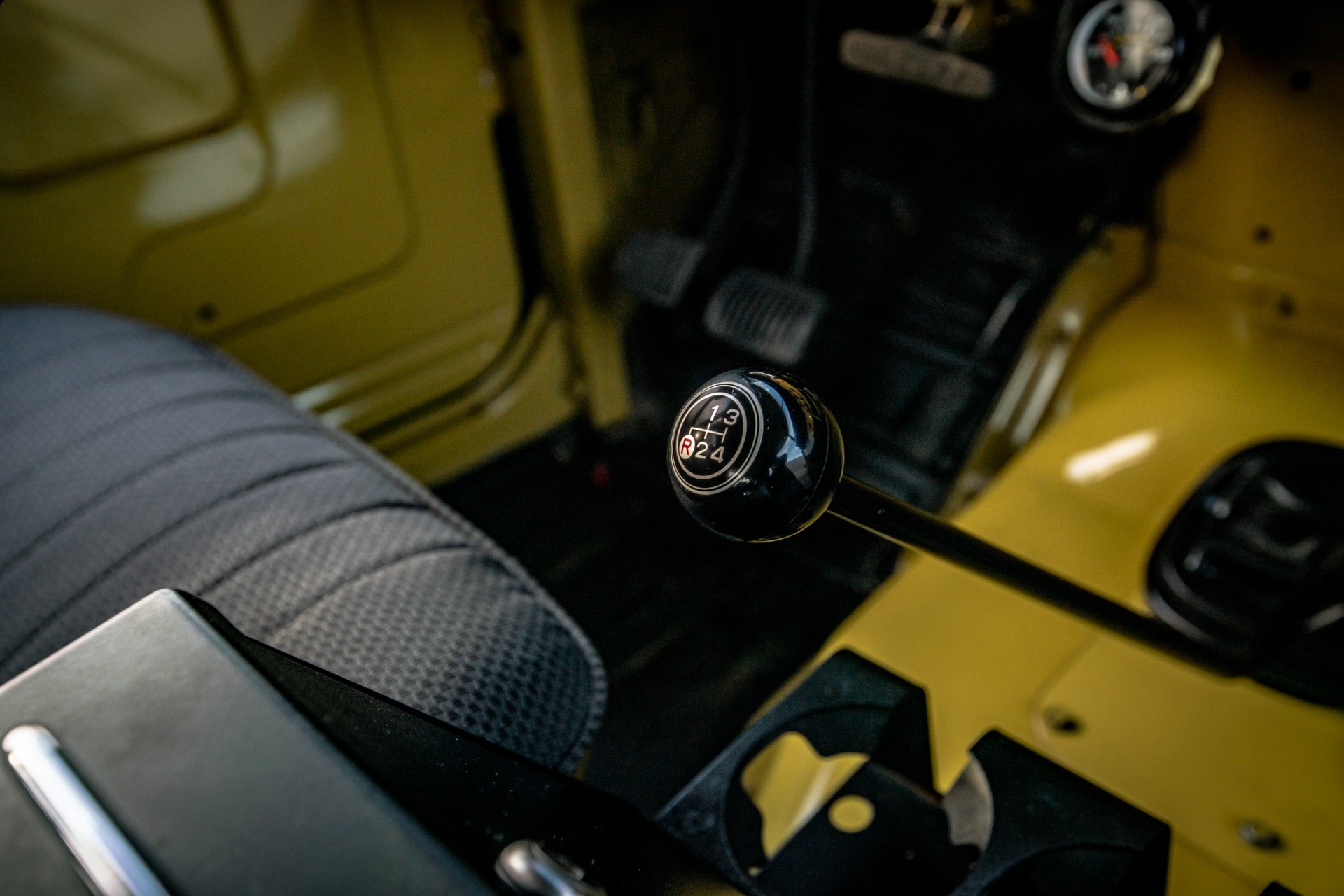 Toyota-Other-1974-BeigeTan-Black-48