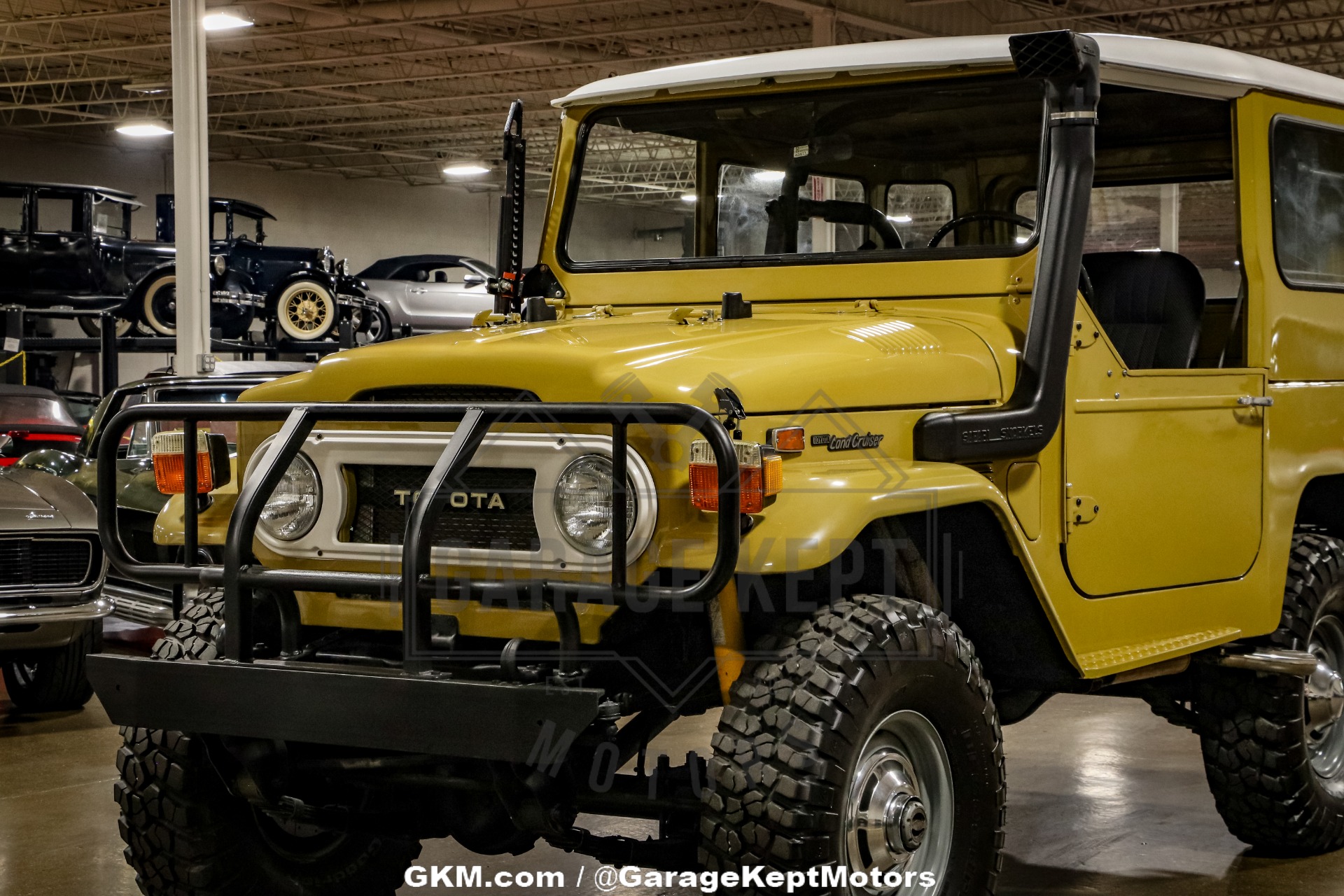 Toyota-Other-1974-BeigeTan-Black-7