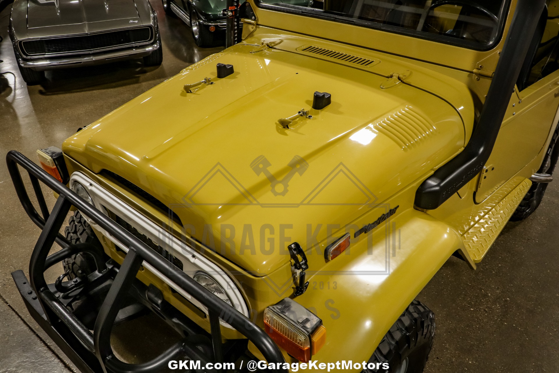 Toyota-Other-1974-BeigeTan-Black-8