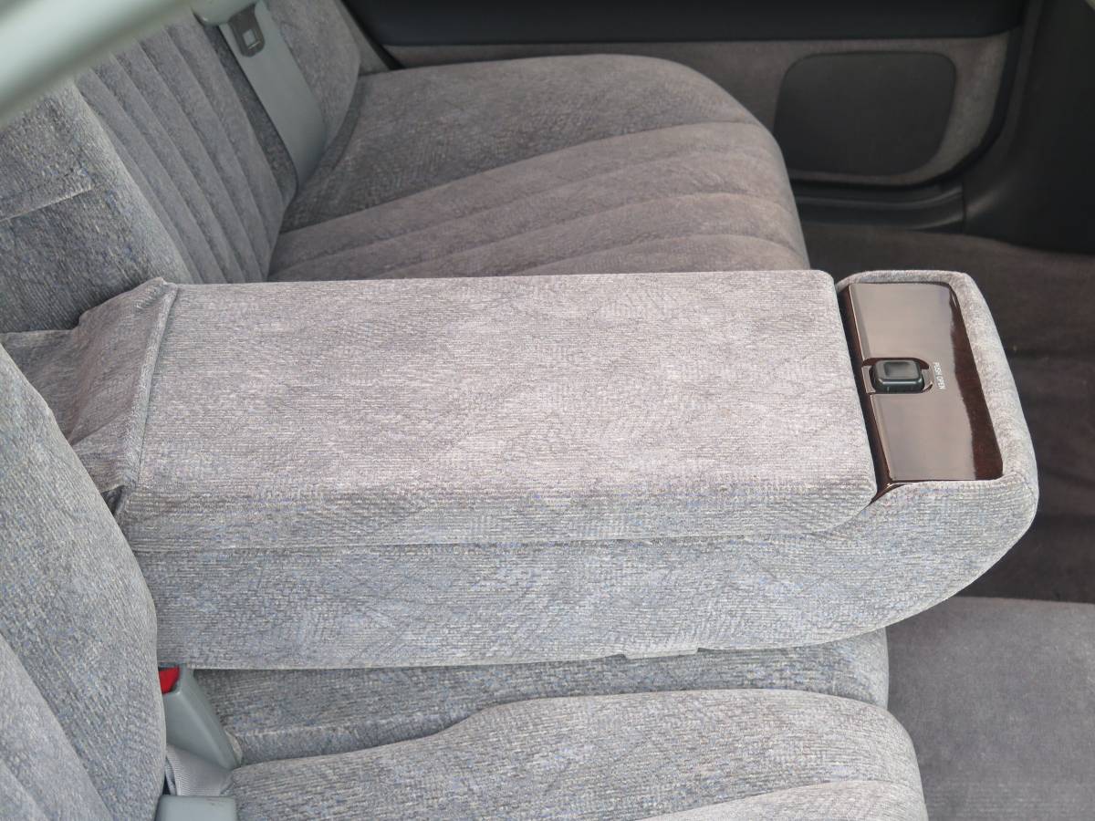 Toyota-crown-majesta-1992-black-14