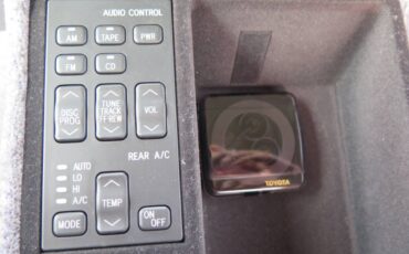 Toyota-crown-majesta-1992-black-15