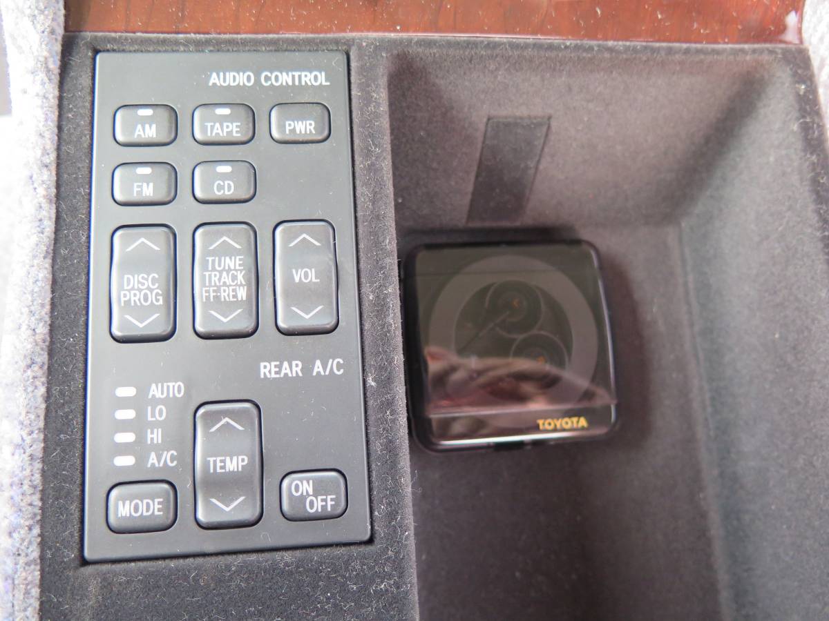 Toyota-crown-majesta-1992-black-15