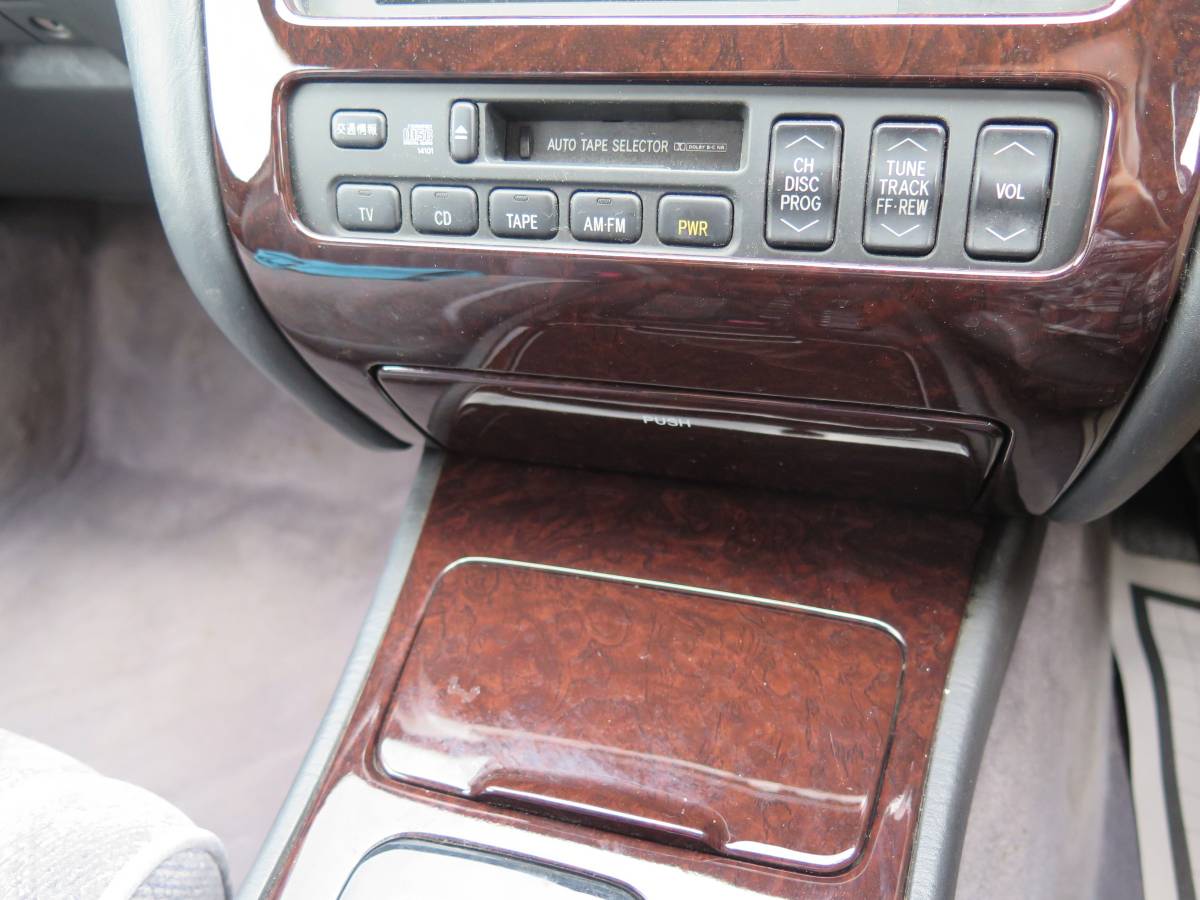 Toyota-crown-majesta-1992-black-18