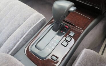 Toyota-crown-majesta-1992-black-19