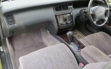 Toyota-crown-majesta-1992-black-20