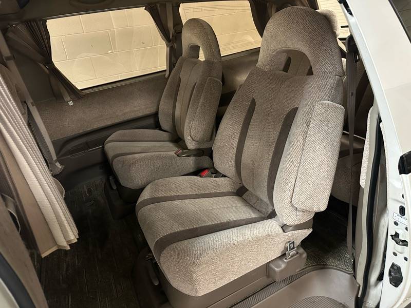 Toyota-estim-1993-17